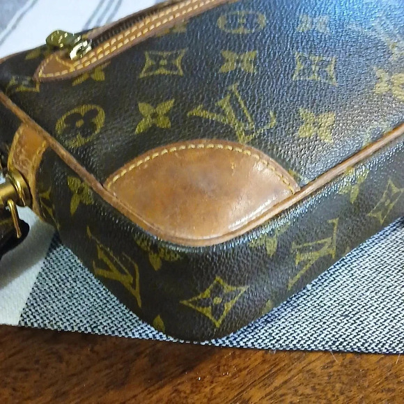 Louis Vuitton Brown Monogram Clutch bag - Picture 6 of 16